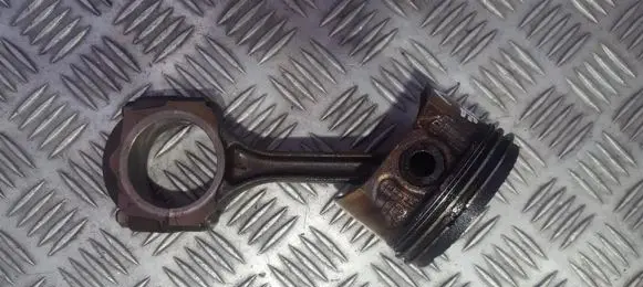 Piston with connecting rod