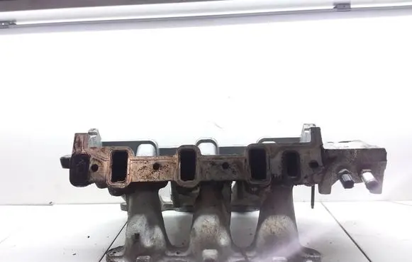 Chrysler Voyager Intake manifold
