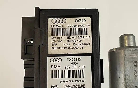 Audi A8 S8 D3 4E Rear door window regulator motor 4E0959802D