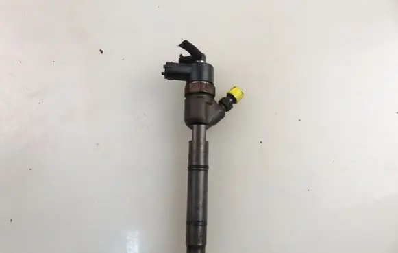 Fuel injector