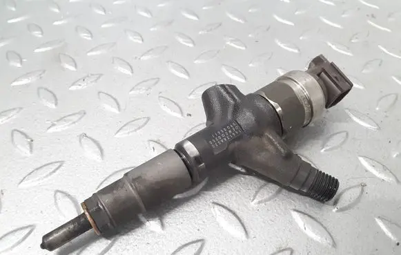 Subaru Forester SJ Fuel injector 16613AA030