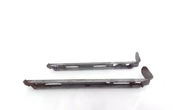 Volvo XC90 Headlight/headlamp mounting bracket 89028052 8637182 8637181