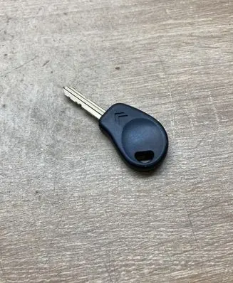 Citroen Berlingo Ignition key/card 9170L8 CITROENKEY