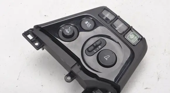 Honda CR-Z Central console control unit 8M44263