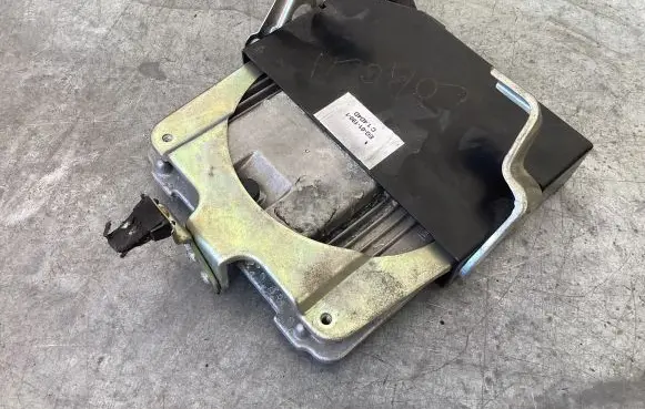 Toyota Corolla E120 E130 Engine control unit/module EG011901