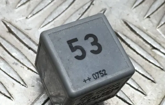 Volkswagen Tiguan Other relay 141951253B