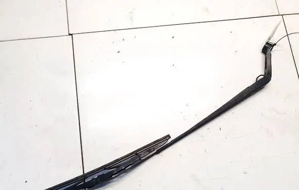 Toyota Avensis T250 Front wiper blade arm 566598