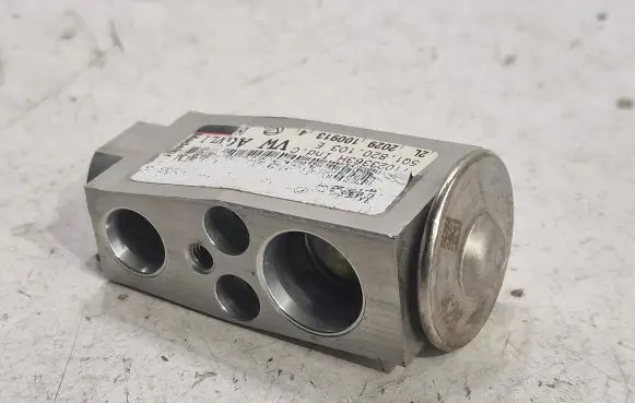 Seat Leon (5F) Air conditioning (A/C) expansion valve 5Q0820679 5Q1820103E