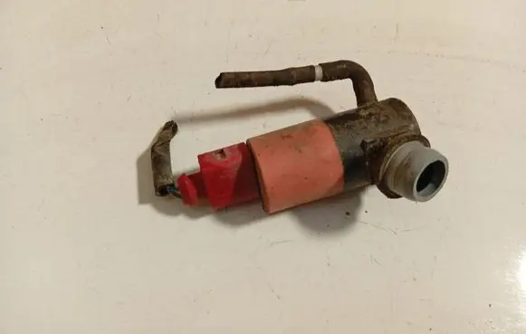 Toyota Yaris Windscreen/windshield washer pump