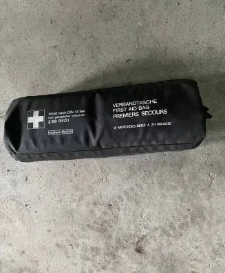 Mercedes-Benz E W211 First aid kit A2118600250