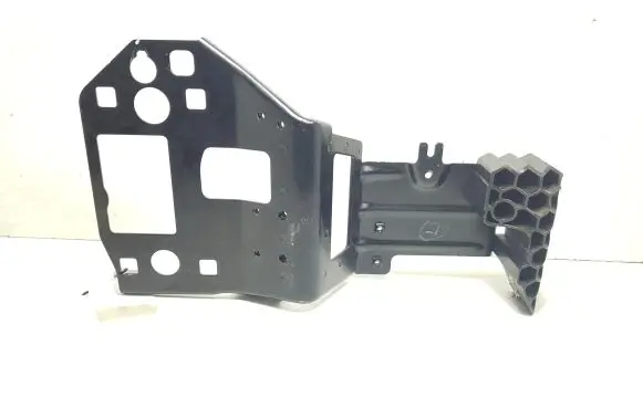 Audi e-tron Front bumper mounting bracket 4KE605851A 4KE805429