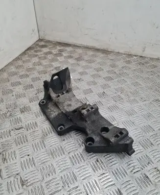 Ford Galaxy Bracket in trunk/boot 