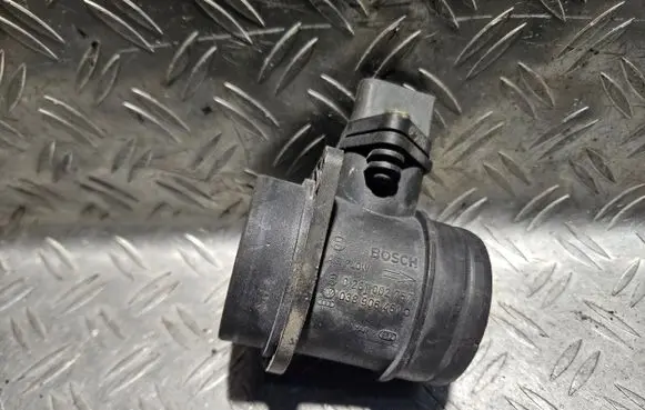 Volkswagen Golf IV Mass air flow meter 0281002757 038906461C