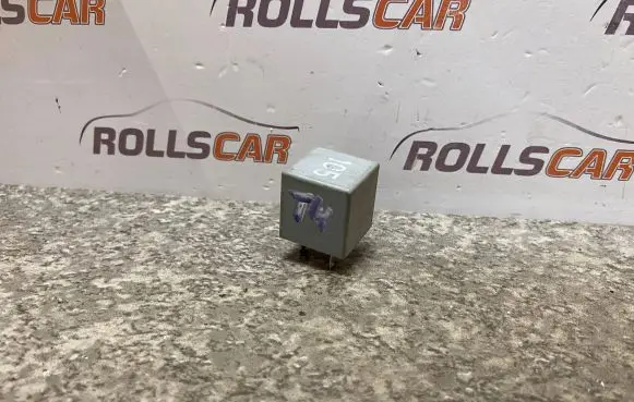 Volkswagen Transporter - Caravelle T4 Other relay 357959141
