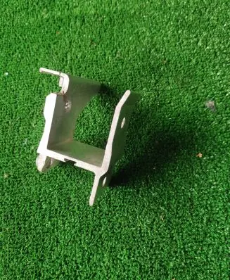 Radiator mount bracket
