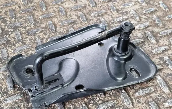 Volkswagen Arteon Engine bonnet/hood lock/latch loop/hook 8S0823186D
