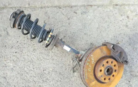 Volkswagen PASSAT B7 Front wheel hub spindle knuckle