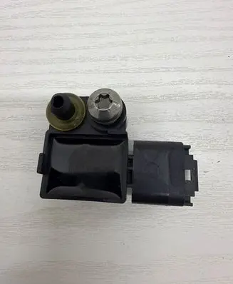 BMW 5 F10 F11 Airbag deployment crash/impact sensor 9159311 001539 A0260303FB1