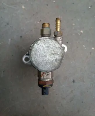 Skoda Octavia Mk2 (1Z) Fuel injection high pressure pump