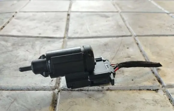 Skoda Octavia Mk1 (1U) Brake pedal sensor switch 1J0945511C