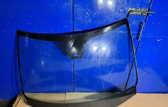 Lexus RX 450H Front windscreen/windshield window E643R010495