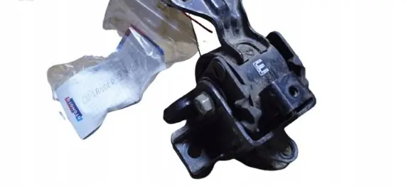 Mitsubishi Outlander Gearbox mounting bracket