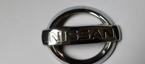 Nissan Primera Manufacturer badge logo/emblem 90890AU200