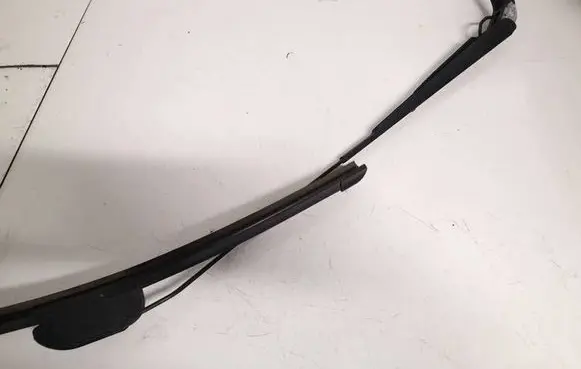 Front wiper blade arm