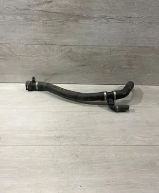 Engine coolant pipe/hose