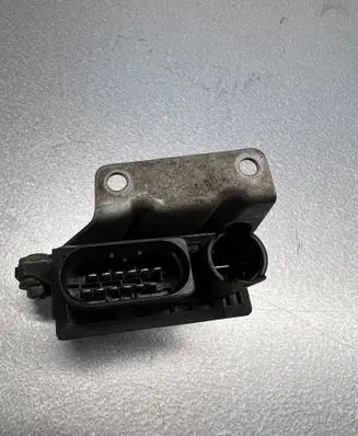 BMW 3 E46 Glow plug pre-heat relay 0522120102