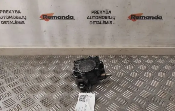 Audi A4 S4 B7 8E 8H Vacuum pump 03G145209