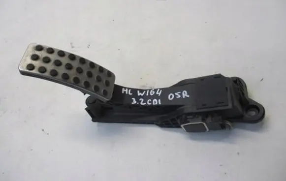 Mercedes-Benz ML W164 Accelerator throttle pedal