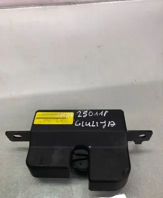 Alfa Romeo Giulia Seat back rest lock catch 05056288700