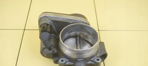 Volkswagen Touareg I Throttle body valve 022133062AD BMV
