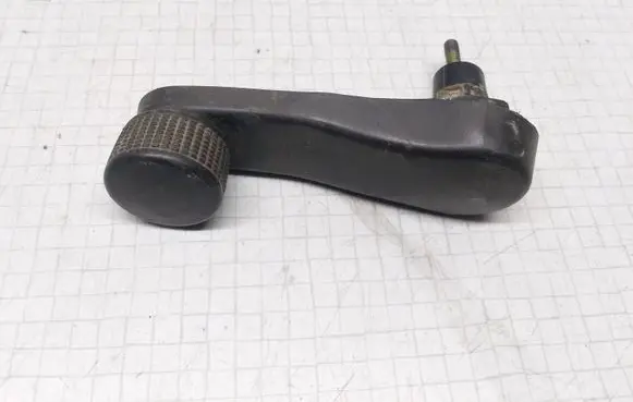 Volkswagen PASSAT B4 Front door window winding handle 3A0837581