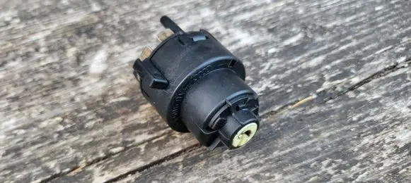 Audi A4 S4 B5 8D Ignition lock contact 4a905849