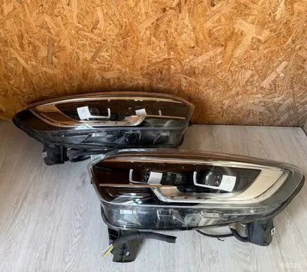 Renault Kadjar Headlights/headlamps set 260105570R