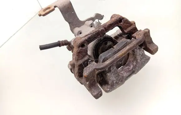 Toyota Avensis T270 Rear brake caliper 