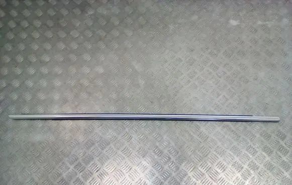 Volvo XC90 Front door glass trim molding 31845555