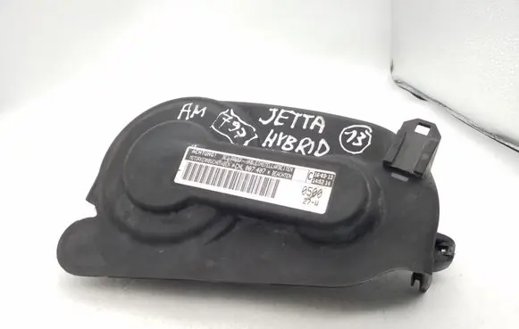Volkswagen Jetta VI Timing belt guard (cover) 04E109109F