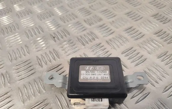 KIA Ceed Parking PDC control unit/module 957001H200