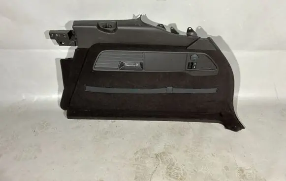 Volkswagen Touareg II Trunk/boot side trim panel 7P6867038