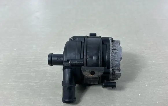 Volkswagen PASSAT B8 Electric auxiliary coolant/water pump 04L965567 0392024003 20161120