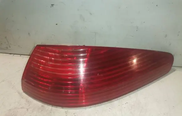 Peugeot 607 Rear/tail lights
