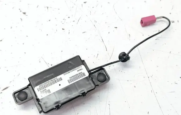 Chrysler Pacifica Antenna control unit P68186558AA