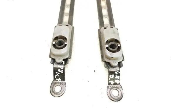 Toyota Previa (XR30, XR40) II Seat belt adjustment rail C661603