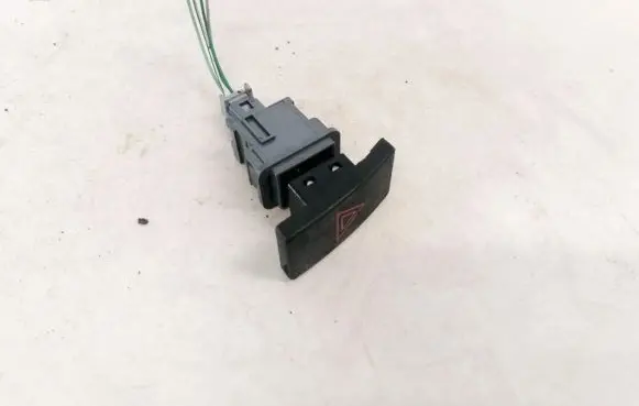 Toyota Avensis T270 Hazard light switch