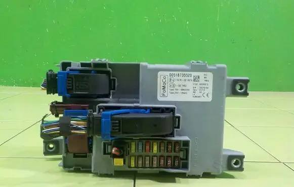Ford Ka Fuse box set AM433RX BEZPIECZNIKOW