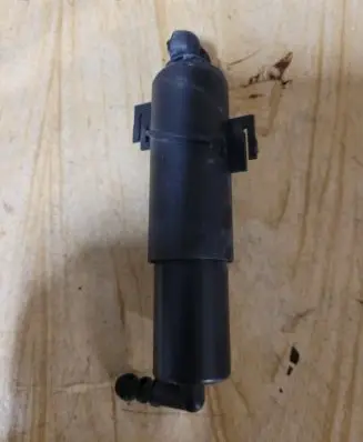 Audi A5 8T 8F Headlight washer spray nozzle 8T0955102