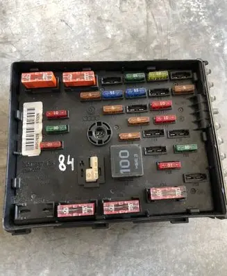 Volkswagen PASSAT B6 Fuse module 3C0937125 93592777
